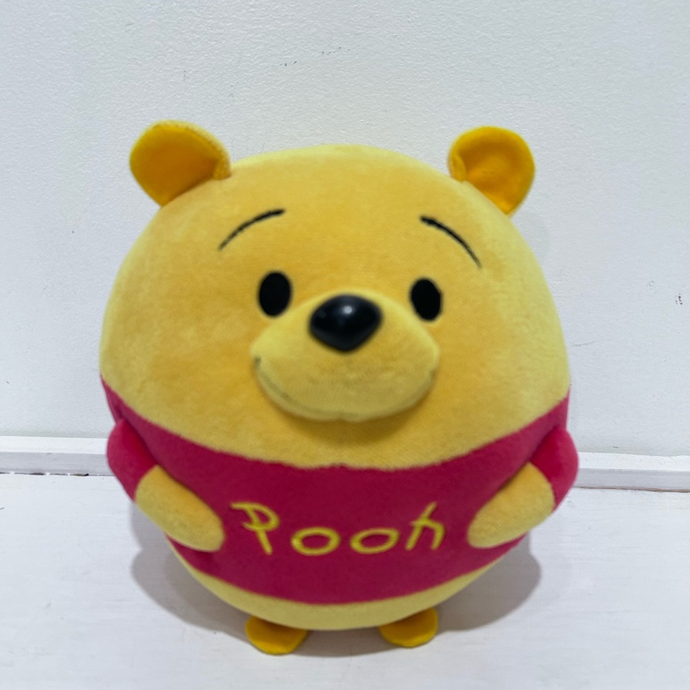 Ty Beanie 2013 Ballz Winnie the Pooh Plush Disney Winnie the Pooh Round Plush 8”